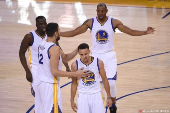 位球防守时 位球防守时