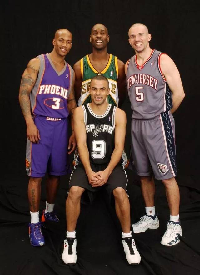 足球中存在 足球中存在