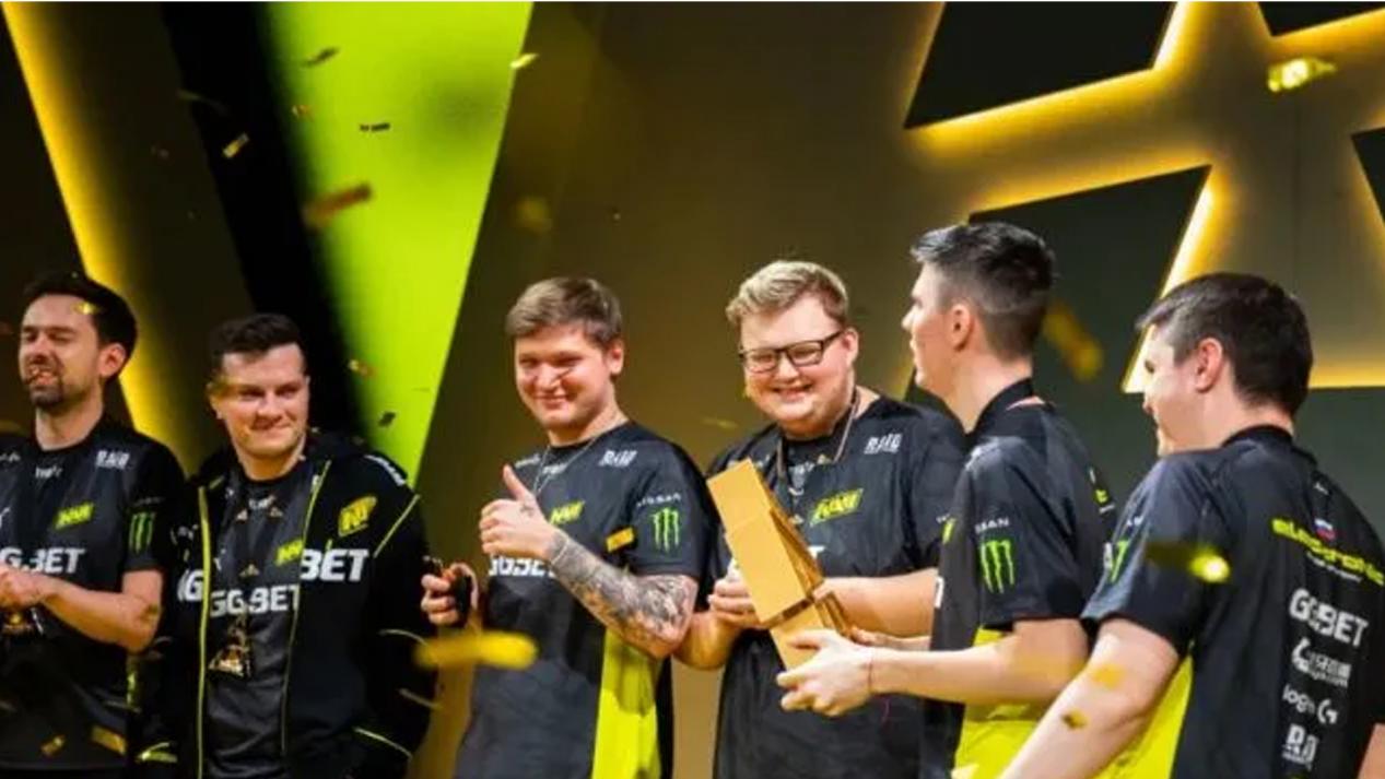 他是否能乘 他是否能乘